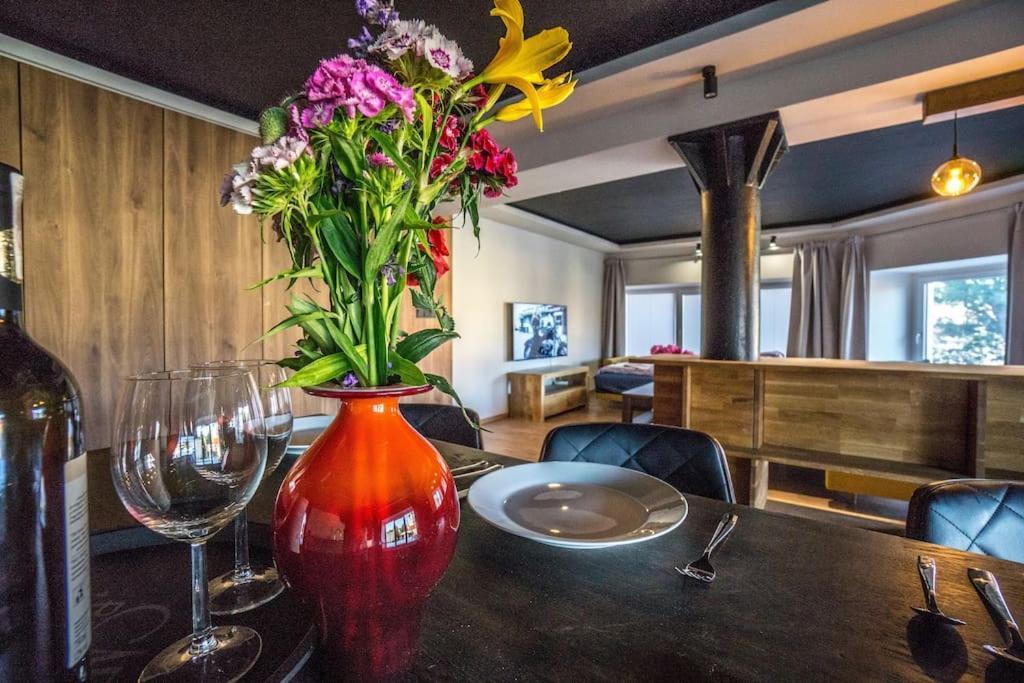 Uroczy Apartament Wita Stwosza Most Kłodzko Buitenkant foto