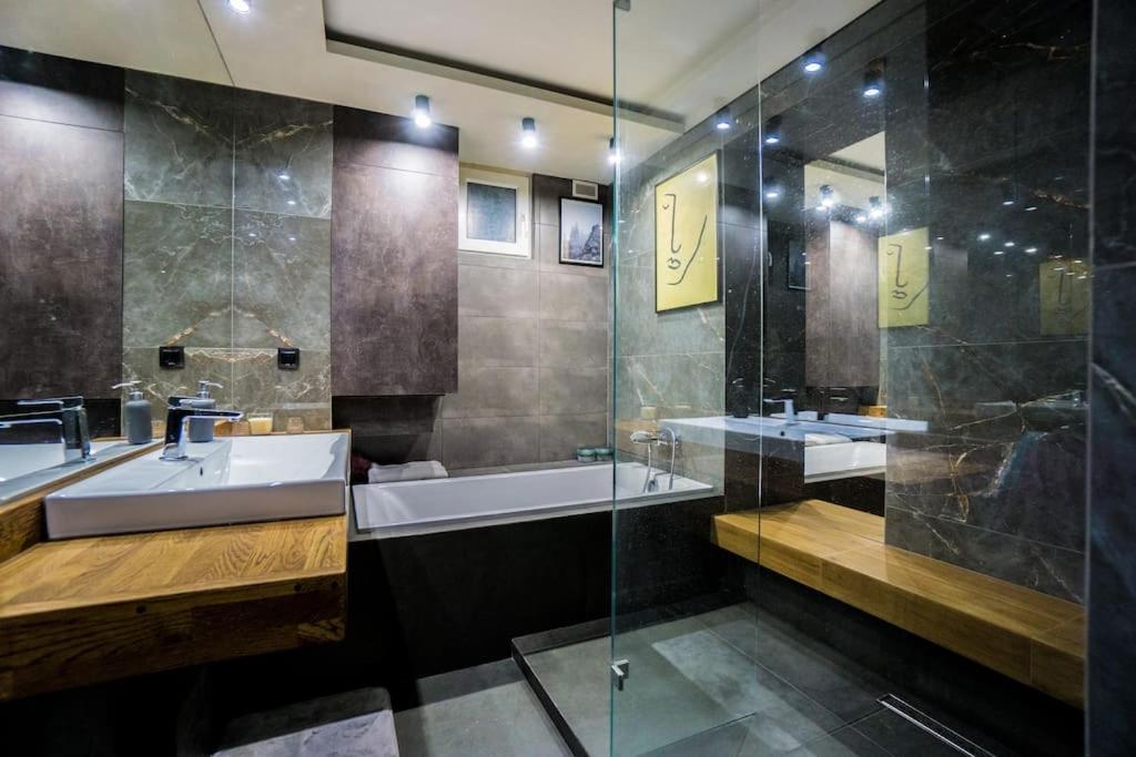 Uroczy Apartament Wita Stwosza Most Kłodzko Buitenkant foto
