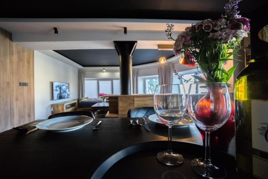 Uroczy Apartament Wita Stwosza Most Kłodzko Buitenkant foto